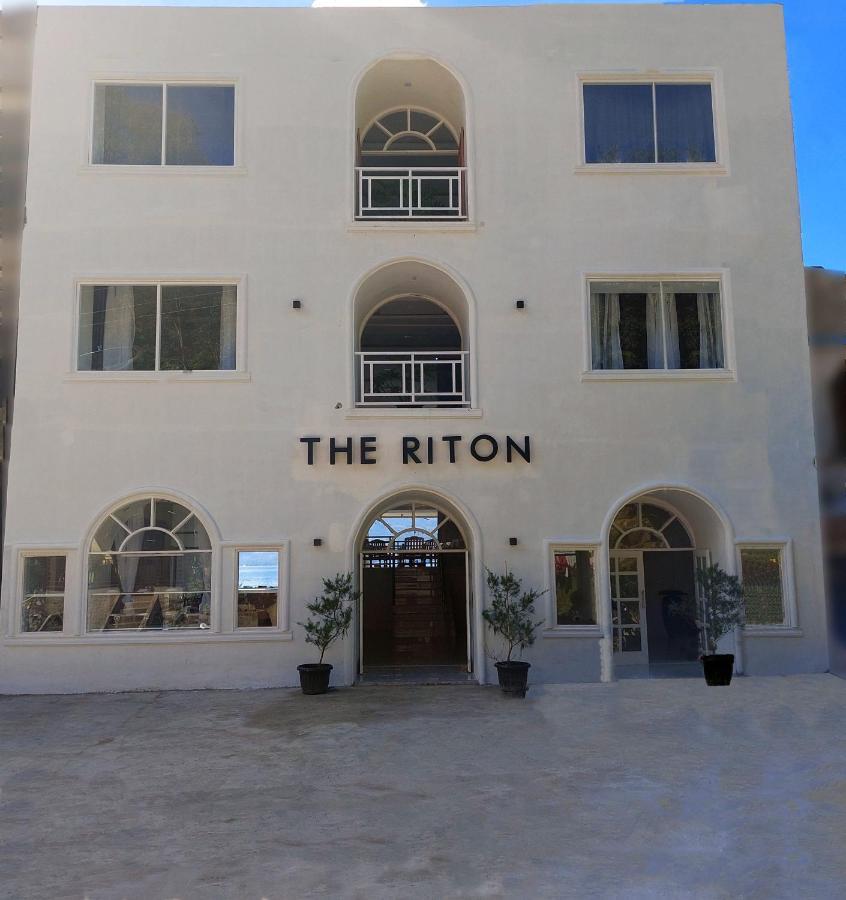 The Riton Hotel Tigaras Экстерьер фото