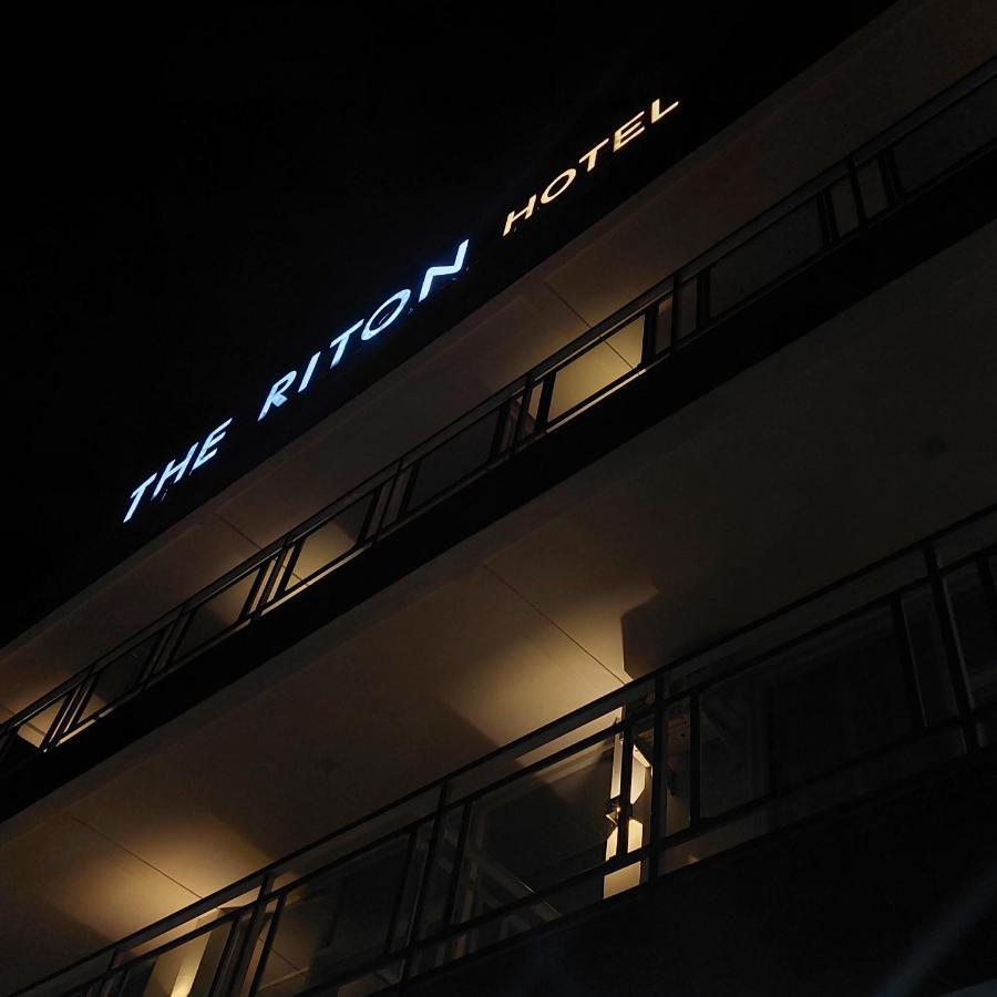 The Riton Hotel Tigaras Экстерьер фото
