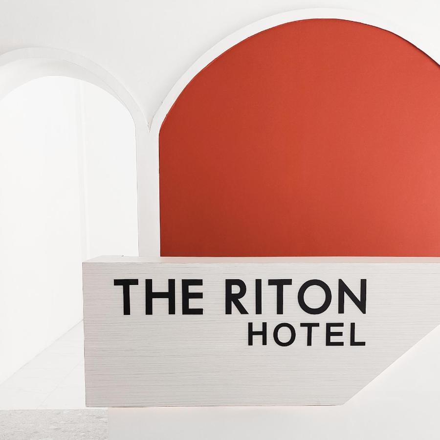 The Riton Hotel Tigaras Экстерьер фото